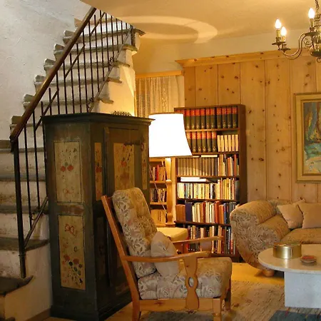 Como Lake Nest Villa